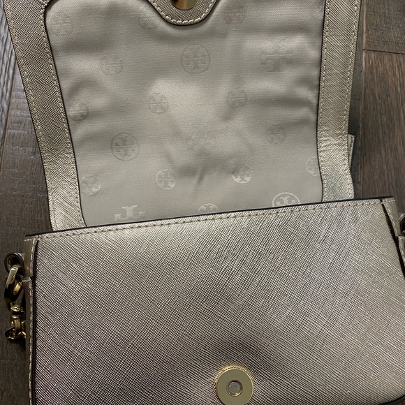 Tory Burch Robinson gold shoulder bag - Picture 3 of 5